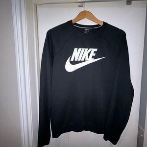 NIKE CREW NECK | Size: Large